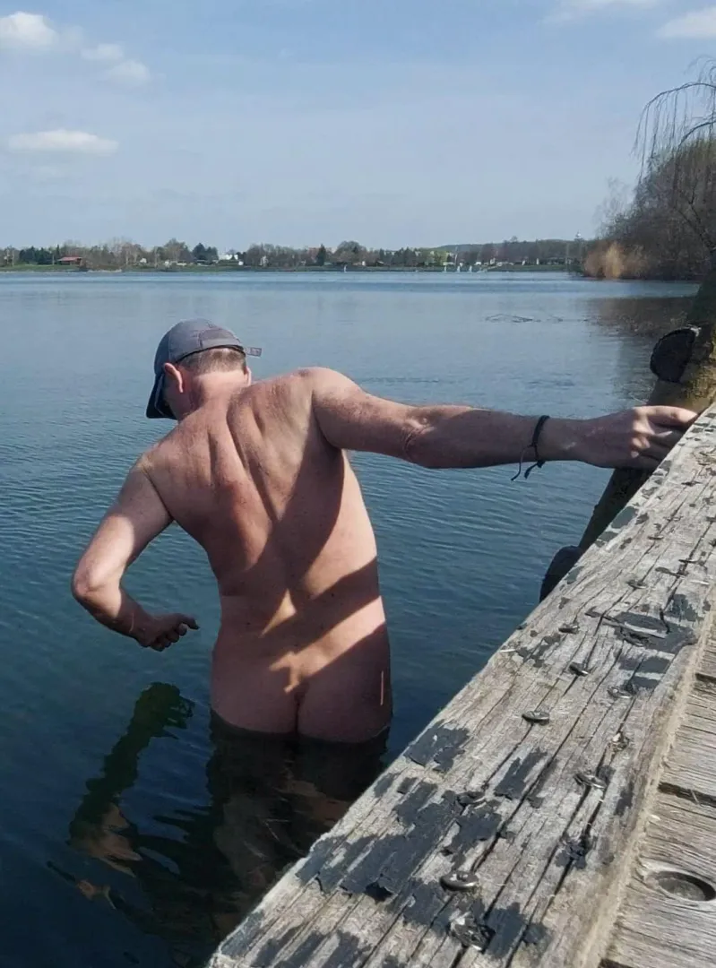 Uh, cold, still too cold! posted by Charlie-Ul