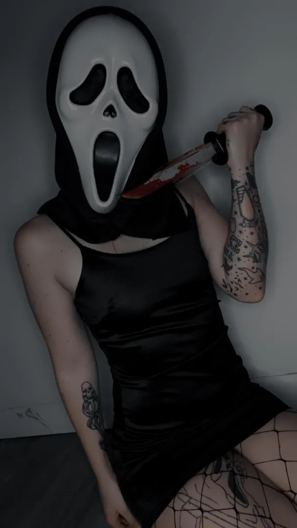 uh oh you’re exposed. better run. or don’t. your choice  posted by dahliaaaablack666