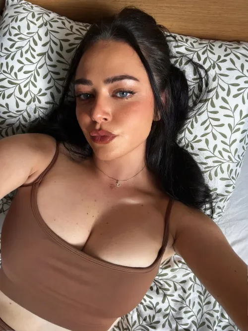 Uh ohh…you’re reaching for your wallet again, aren’t you? Reaching down your pants.. that’s it, take out that card and use it on Goddess.. by AthenaNight69