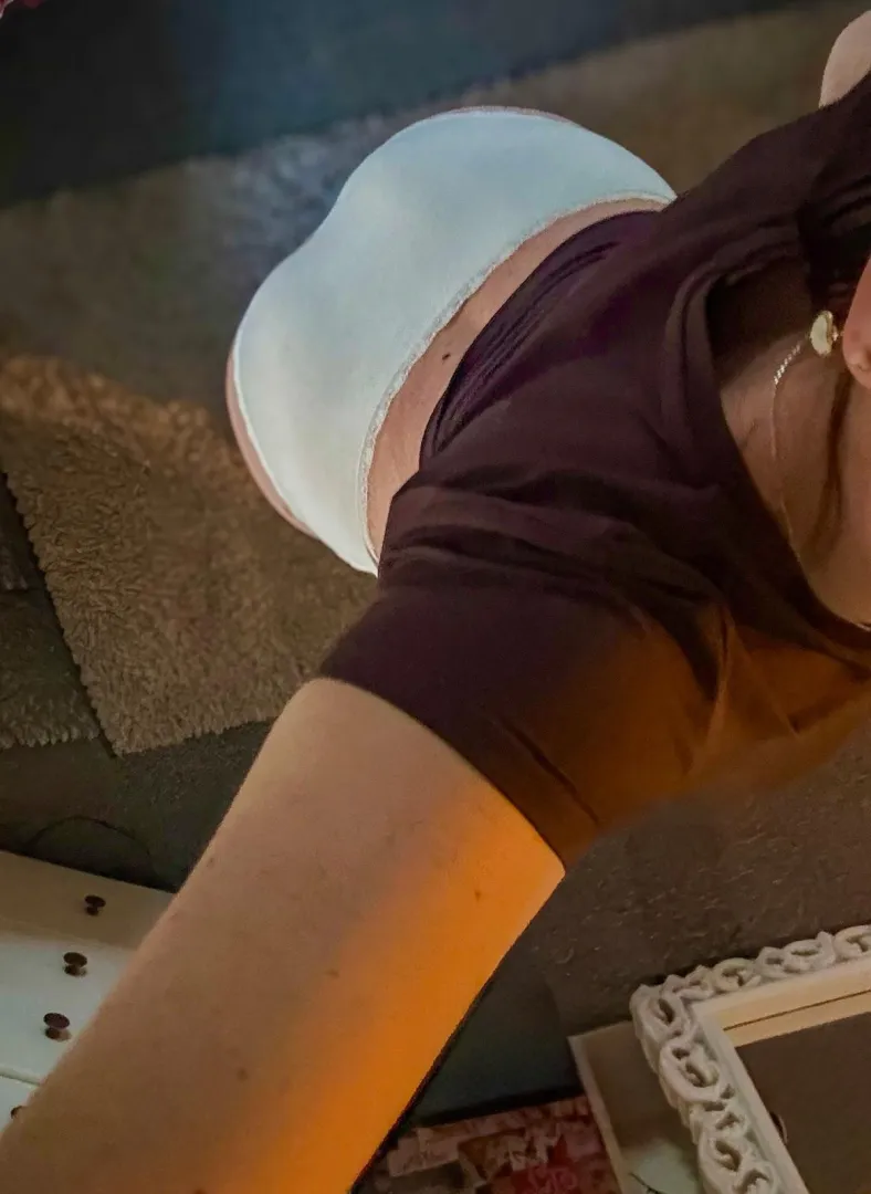 [uk] selling - Going for comfy today, but they soak up every part of me ❤️ posted by Peachhyplayz