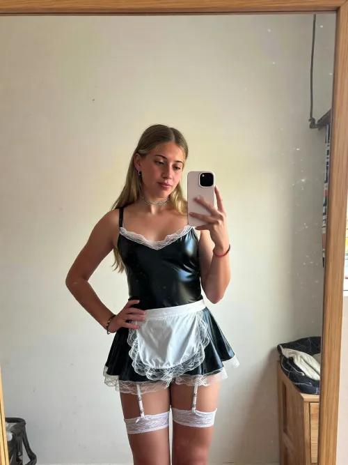 um… i put on this cute maid outfit today and now i feel so exposed… i’m really nervous posting this by chardaechina