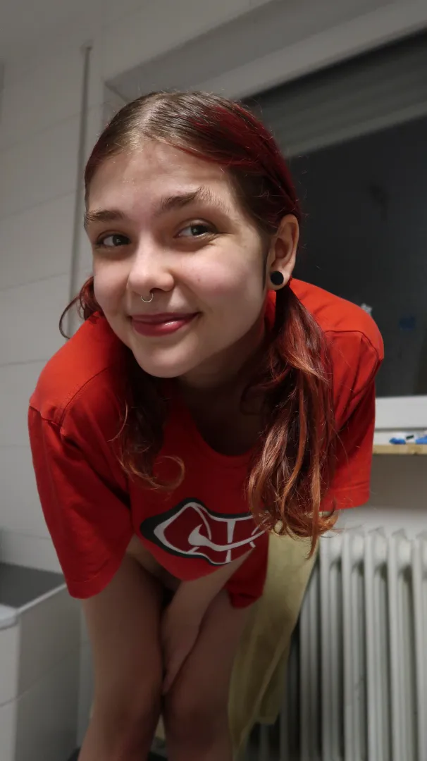 Undressing after a long day^^ [Return Our 3P Tools/Apps] posted by TooZenToCare