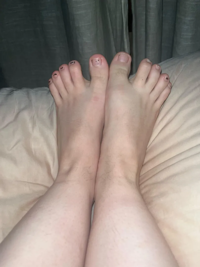 Uni student feet posted by AtmosphereLow9059