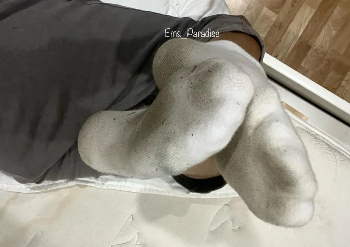 Up for one of the strongest scents on Reddit from a marathon athlete in training? ‍♀️ Well-reviewed & verified! ⭐️⭐️⭐️⭐️⭐️ [selling] [US]  posted by ems_paradise