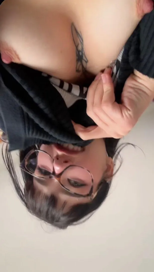 Upside down booba:3 posted by purrfectkitty666