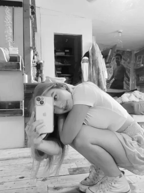 ur tiny 4'11 princess is waitin for a daddy to own her lil world... ya up? <3 by NPC_forsale