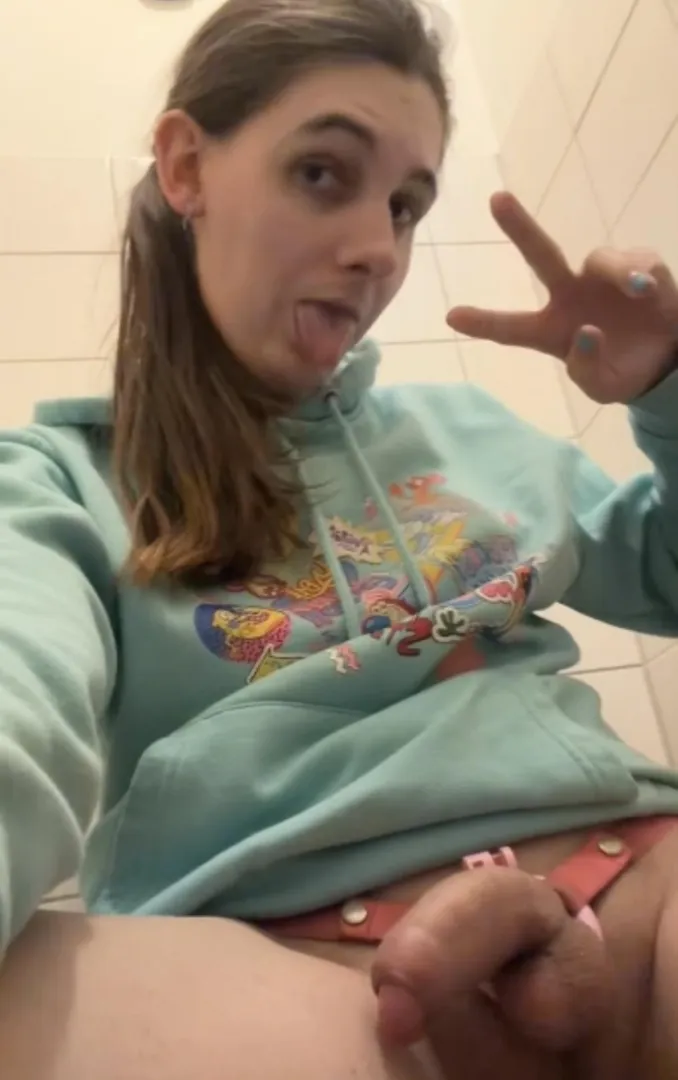 ur tongue needs to wrap around my girl cock nice and slow posted by jessiesissyadventure