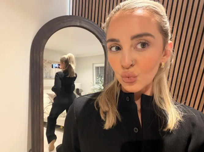 ur trapped by MistressGxxx