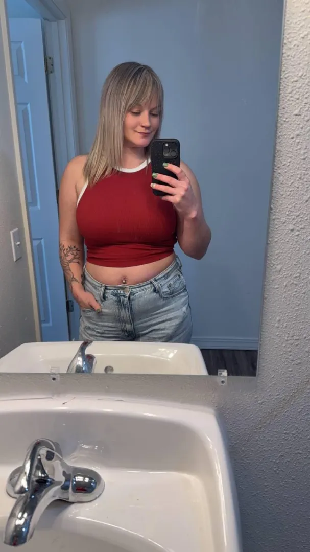 Urgent, I need someone to warm me up tonight  posted by MissTaylorLaurenxo