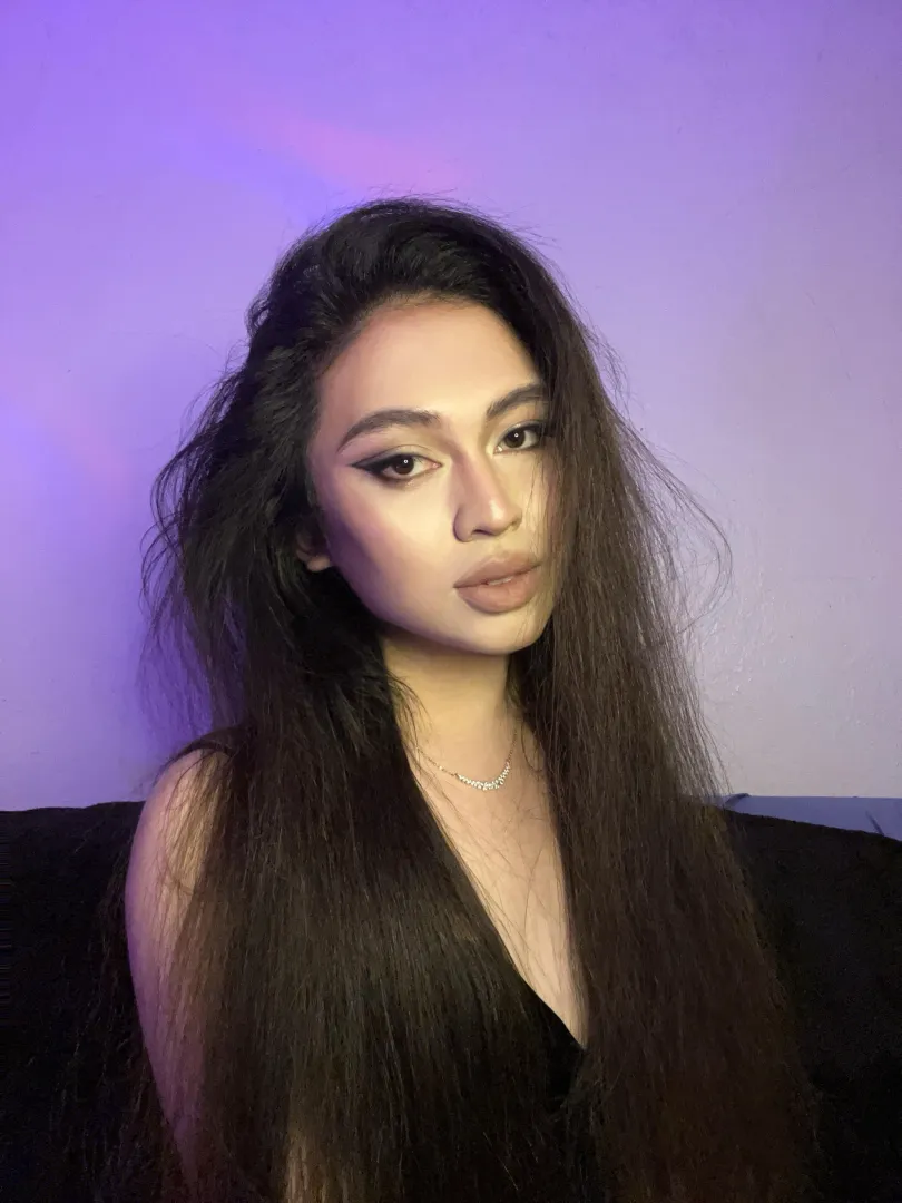 [USA] (CA) #LA 24 +online looking for guys to chill and game with posted by Silver_Command_8173