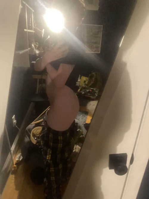 [usa] (MD) #moco 18 +visiting looking for a fit guy to have some fun with by Overall_Theory3334