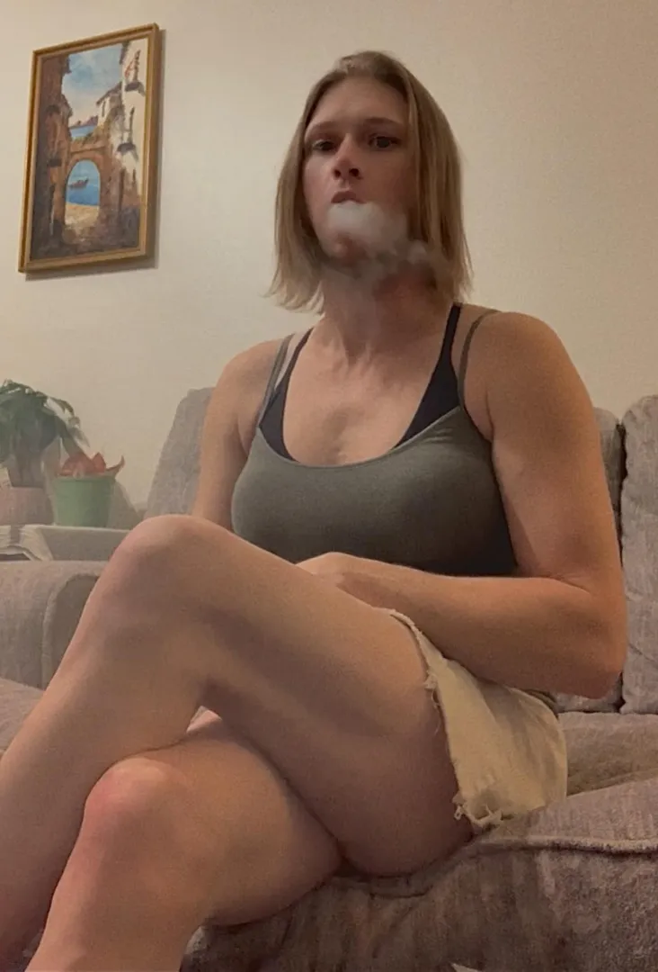 [USA] #MINNEAPOLIS horny hot sissy looking to host Now posted by NumberStunning71