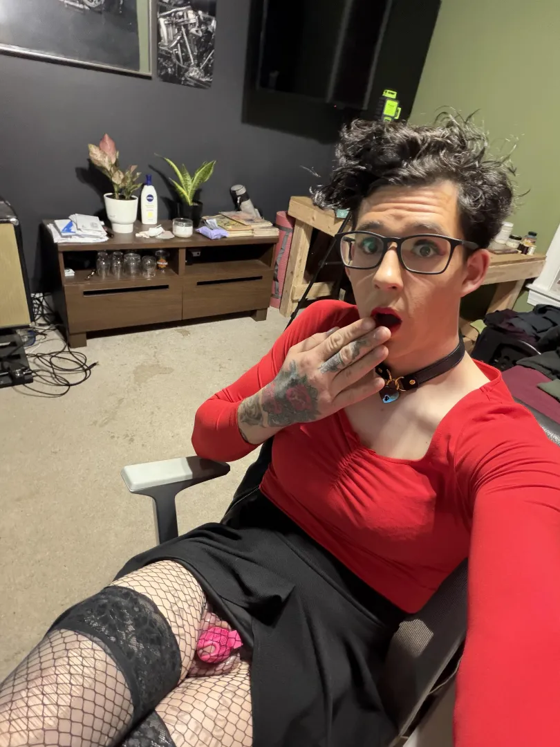 [USA] #NJ Sissy, 27, looking for sissy friends or a domme key holder to train me posted by AshleyAgain1998