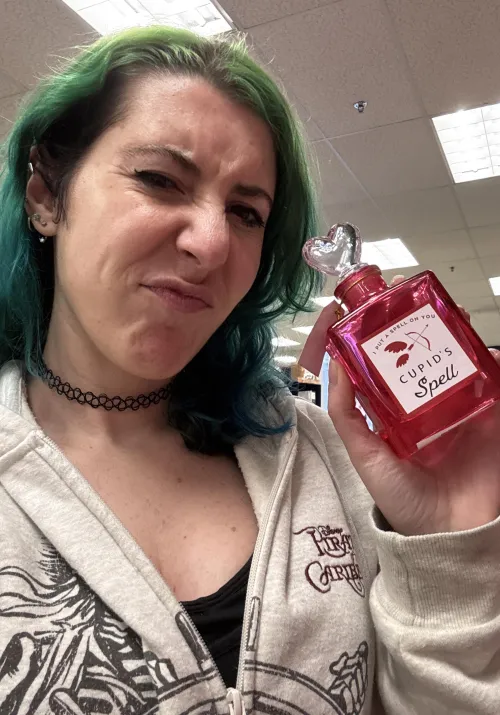 Using a love potion on you so you send me all your cash tn by sirenskiss3