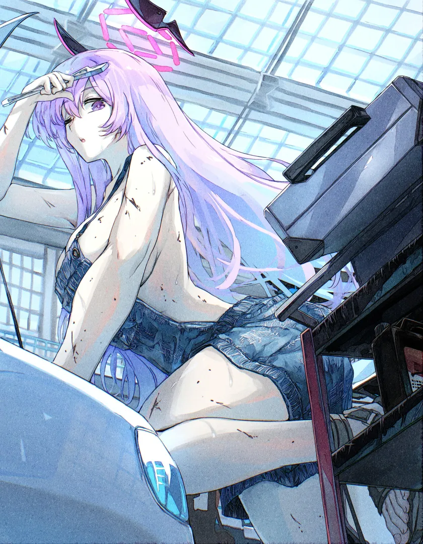 Utaha doing some repairs in her overalls (sunnysideup/@egtaponpanmaru) [Blue Archive] posted by llamanatee