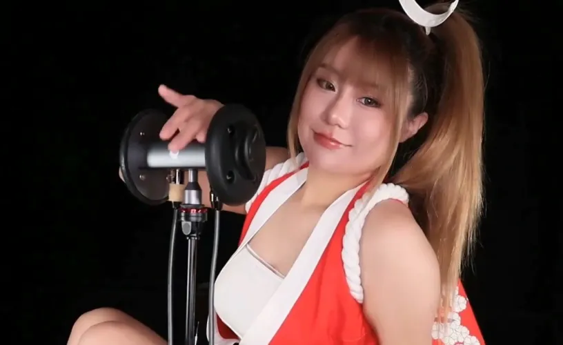 Uying ⭐️⭐️ So specifically as an ASMR its not very good. She ear licks every now and than and thats it. Some models kind of take liberties with asmr meaning, the mics there but what there doing, they can do without one. As a teasing vid though th by Sasu035