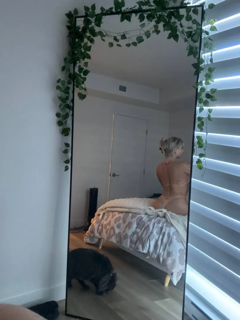 [VA] Who actually tongues a married wife’s ass like they’re starving? posted by sluttywifeyxx