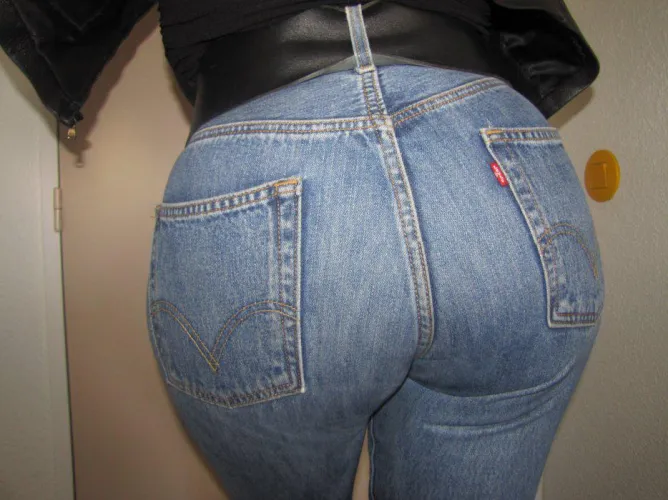 va y admire la puissance du levis by No_Hat_1719