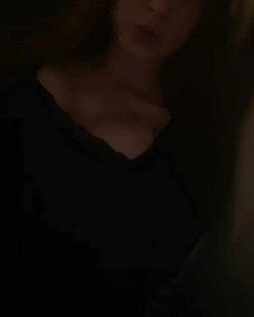 Vad tycker ni om mina tuttar  by KeyGrass8078