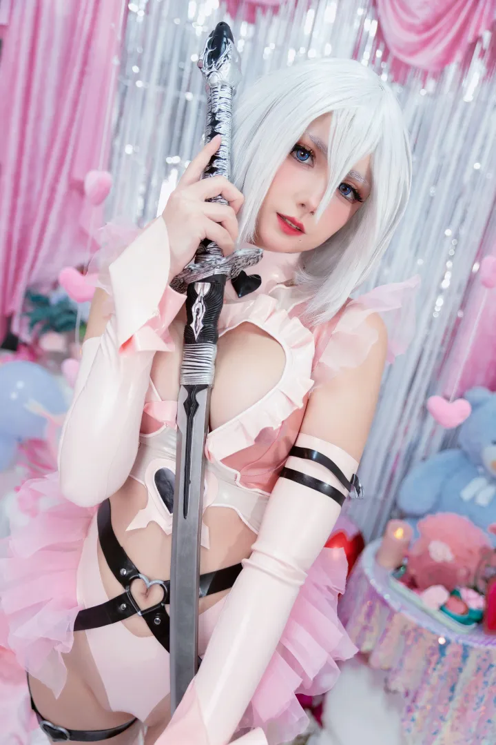 Val 2B is still hovering (Aloeveraiskawaii) posted by aloeveraiiskawaii