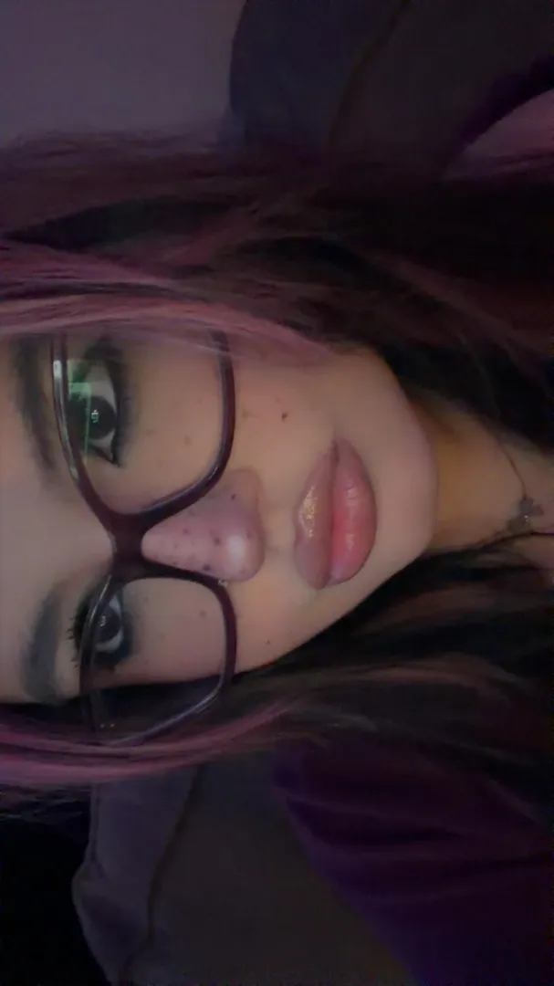 valentine’s day is tmr. send to show me how much u appreciate me posted by Visual_Employ_5212