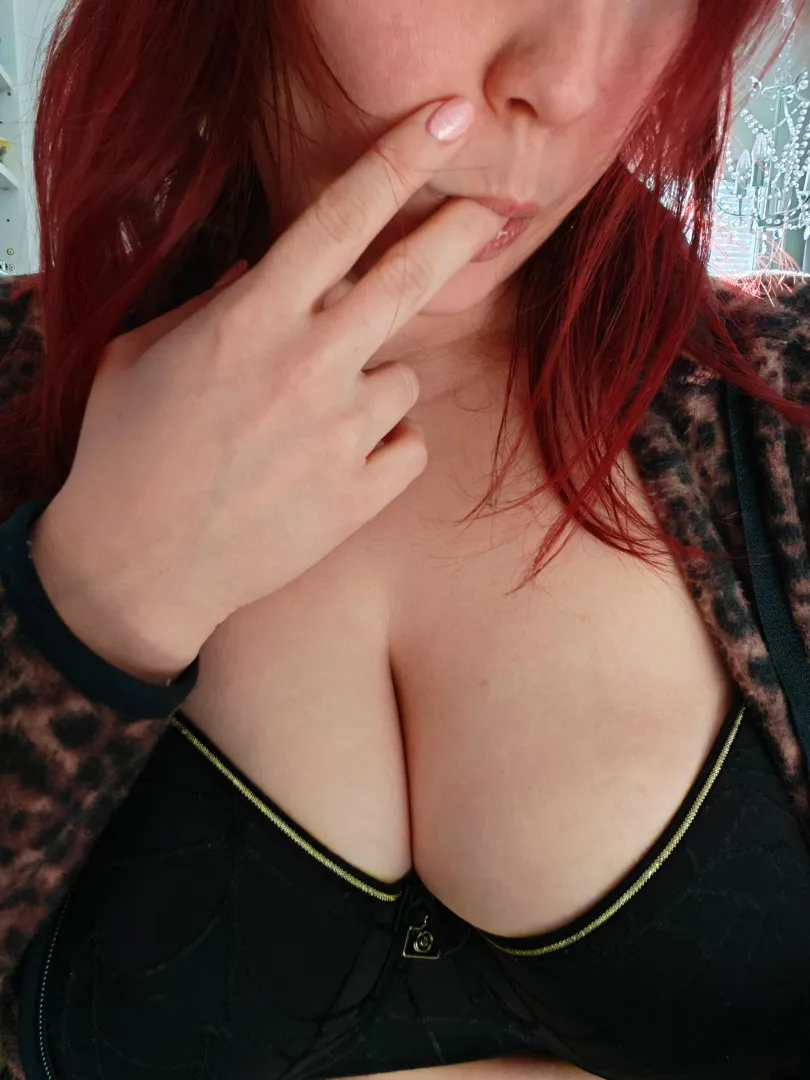 Valentine's Day... oletko valmis leikkimään hieman? ❤️ posted by misshoneycrunchie