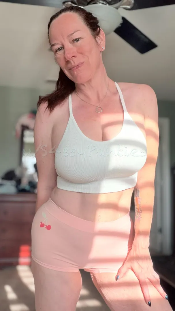 Valentine’s Day sale is on now. $30 and 1 free add on. See pinned post. Always newbie, kink and fet friendly. I’m Sass. I’m the very sassy, playful, quick witted, redheaded, 47 year old MILF next door. posted by S4ssypanties