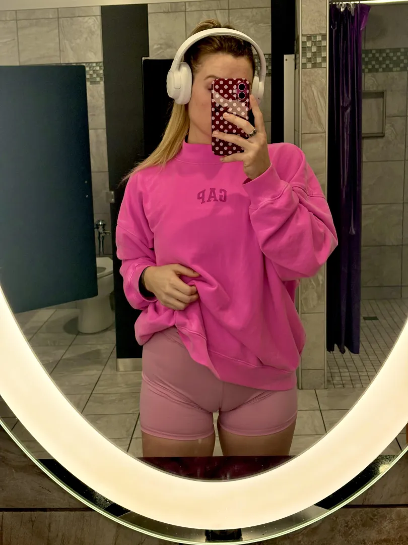 V-day gym time! Couldn’t hide her if I tried, and honestly I just wanna show her off  posted by Atlasxxxx3921