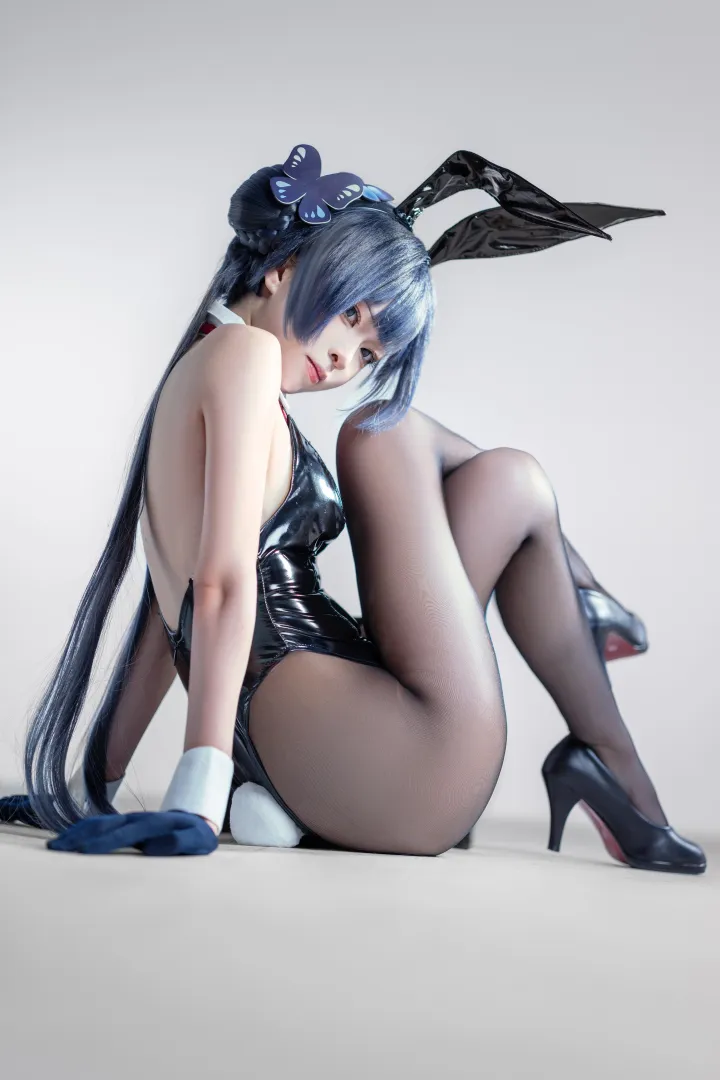 @_VectorFish227 Blue Archive Kisaki Bunny Cosplay posted by Pwnagepancakes