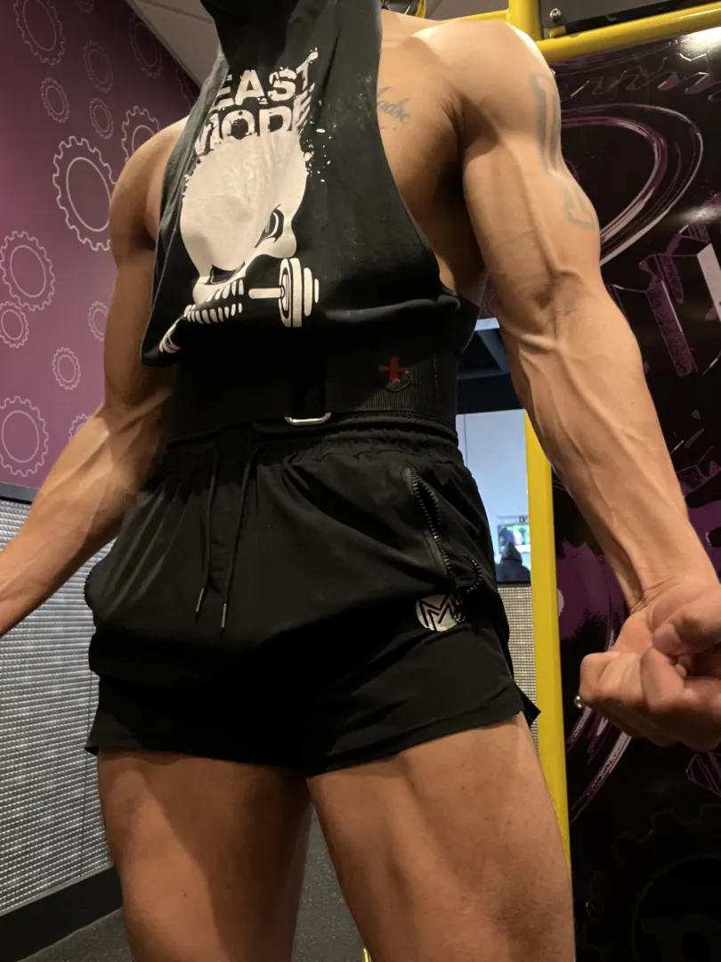 Veiny posted by AdonisFit69