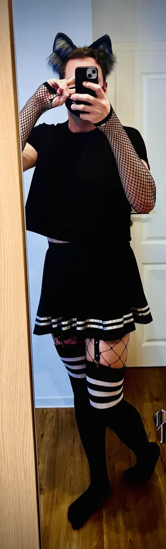 Verbringen wir zusammen den Femboy Friday?  posted by Impressive-Hunt-2360