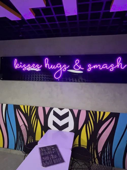 Vers here, hosting, the picture says it all by iifarukhanii