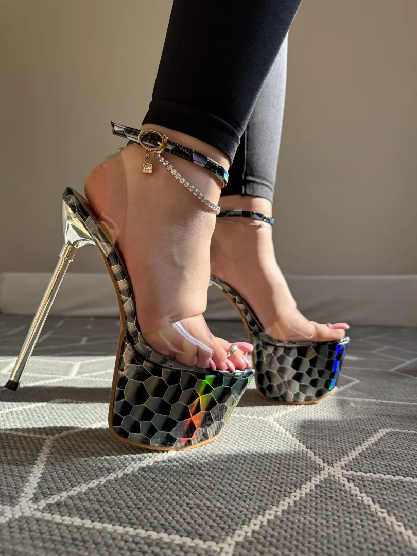 Very elegant high heels posted by MistressMilana