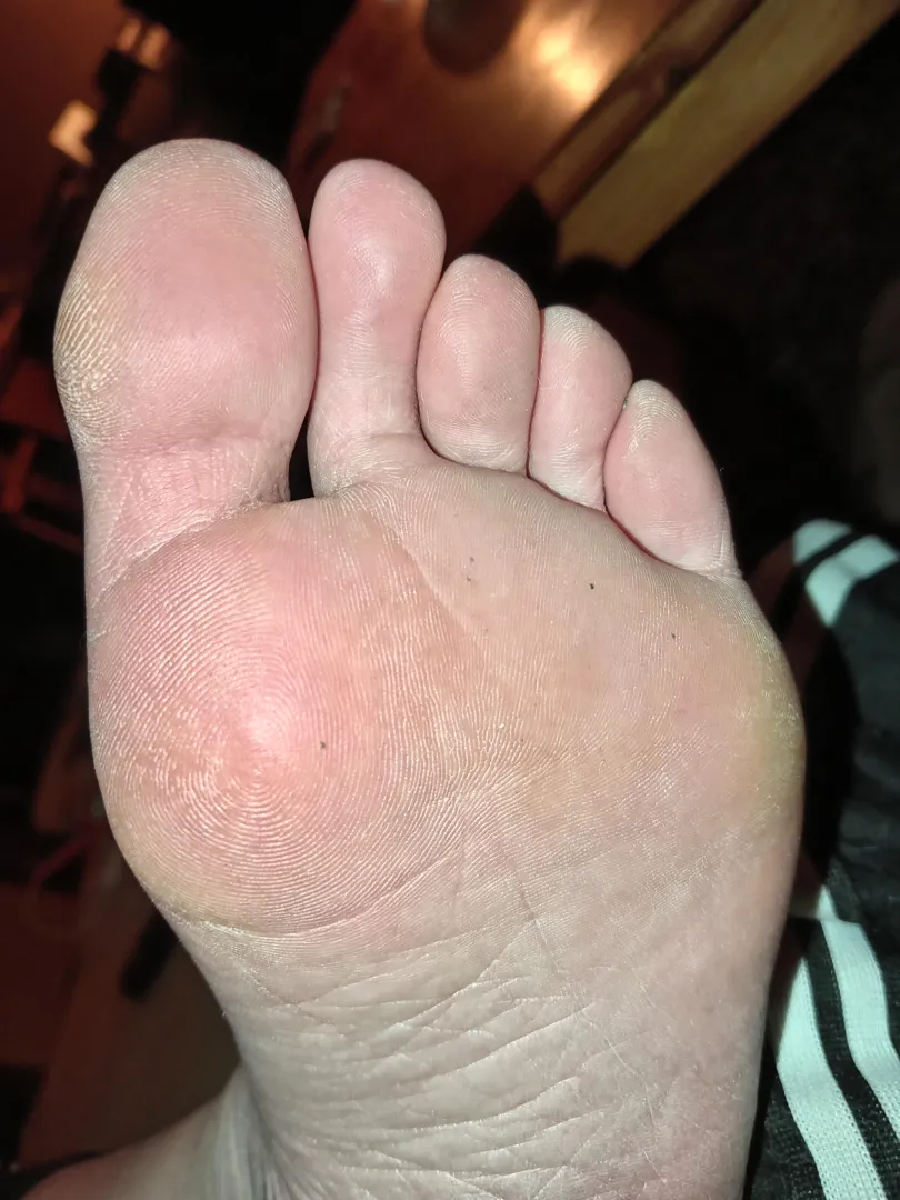 Vu d'en dessous c'est pas mal aussi  posted by Mysweetyfoot_