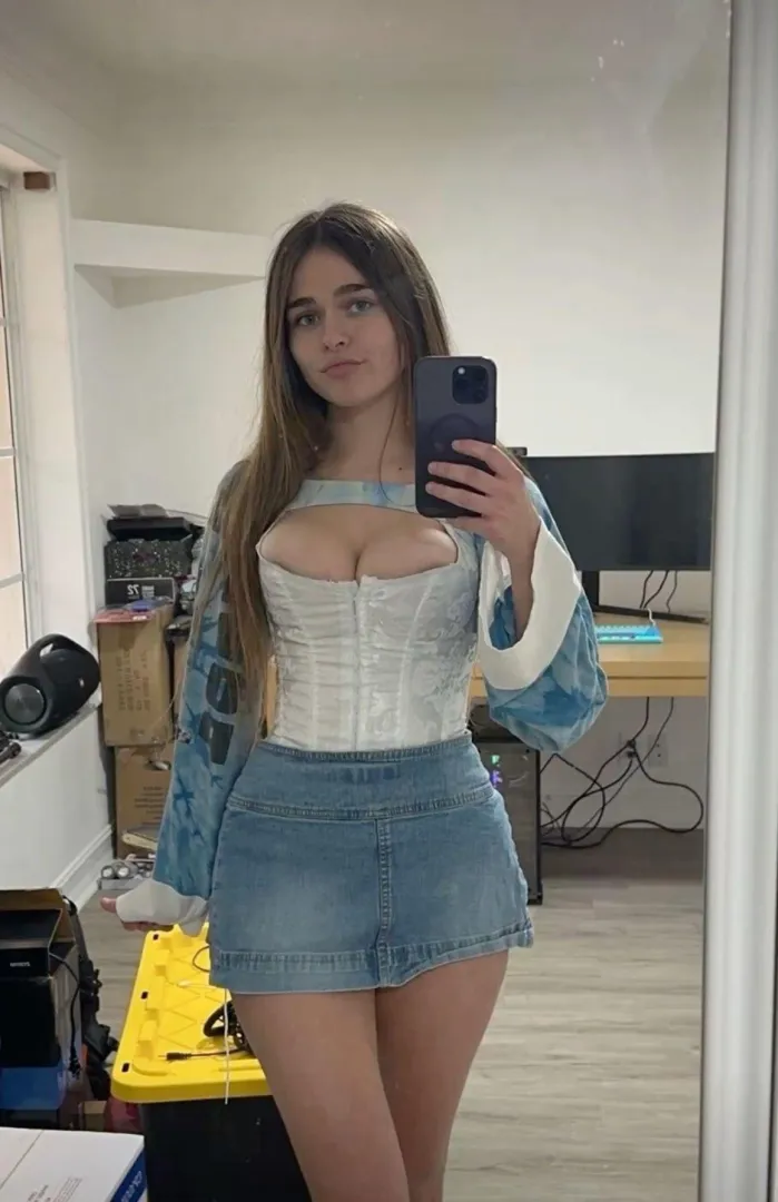 WAIT DONT TOUCH THAT TOTEM!!!! Will transform you into a young woman!!! I was an engineer, male,47. Now I’m this kind of bombshell, 19!!! No no wait! (Rp in comments or dm. Tell me if you touch it and who you were) posted by ParamedicGood