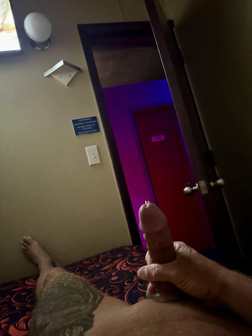 Waiting posted by Bilooker69