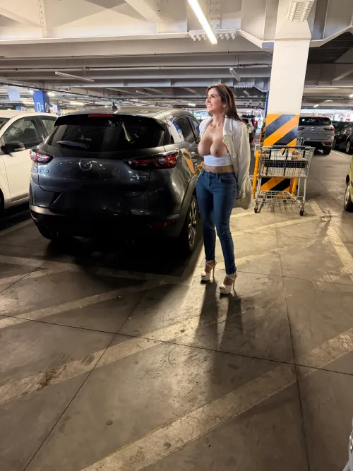 Waiting for my uber by L_A-Tina