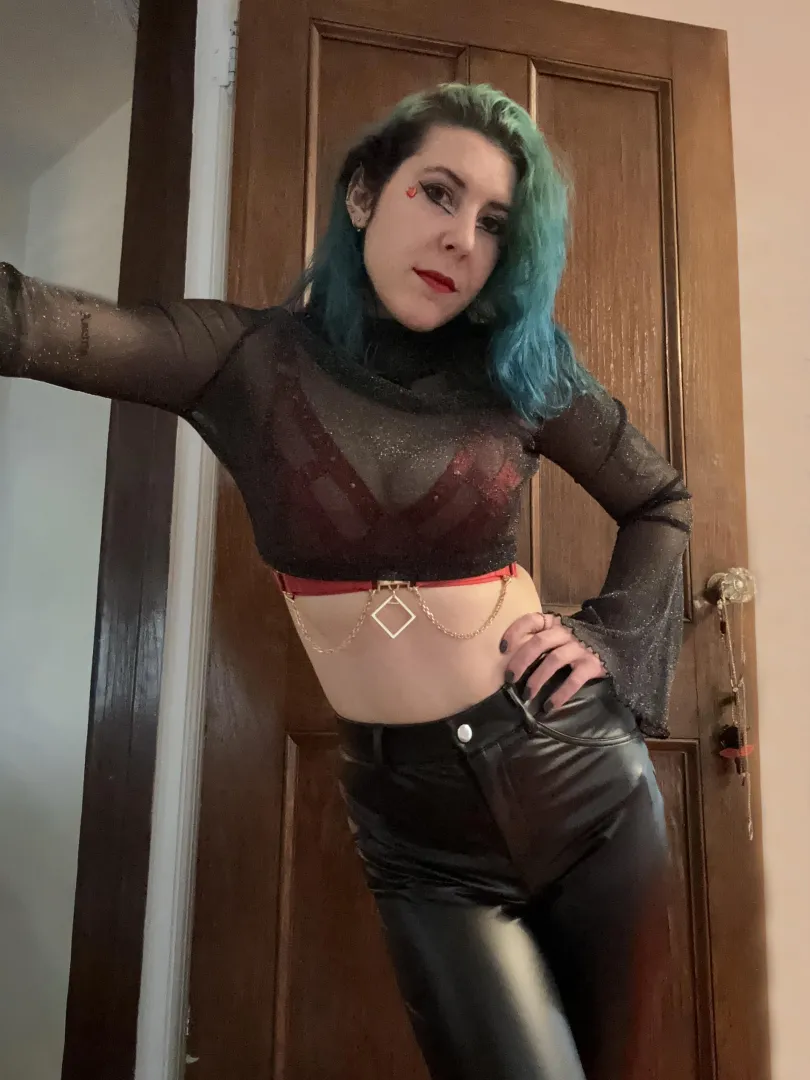 Waiting for you to ask me to be your Valentine posted by sirenskiss3