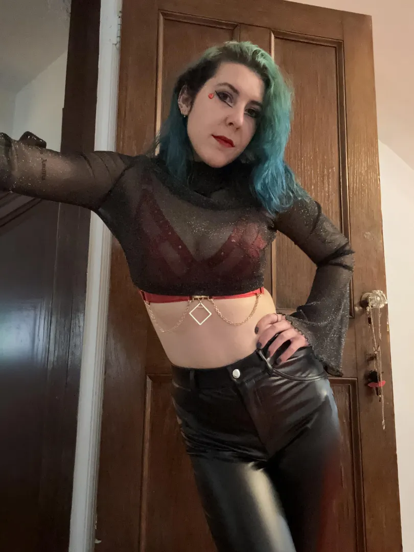 Waiting for you to ask me to be your Valentine posted by sirenskiss3