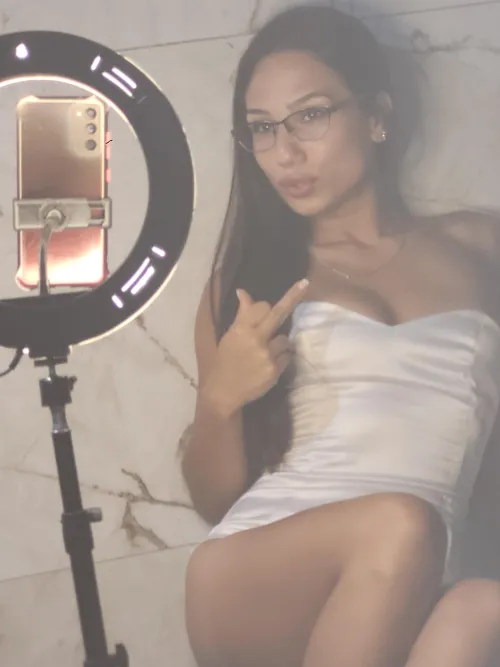 Wake up I'm here by CanelaMi