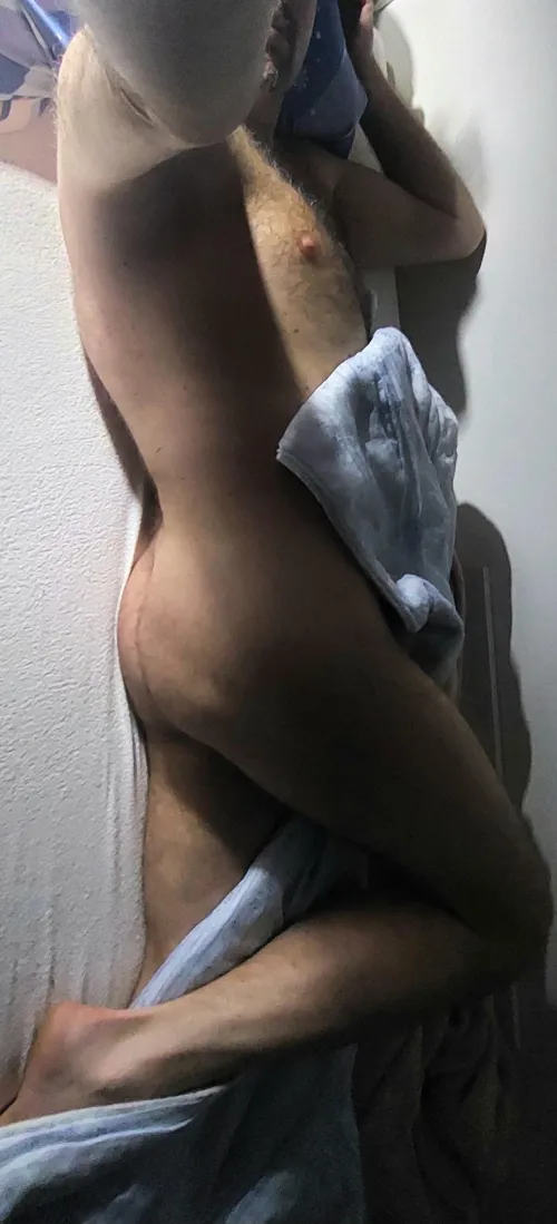 Waking up naked is so pleasant by Charlie-Ul