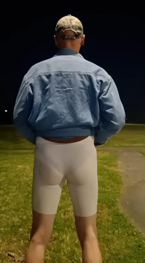 Walking laps at the park this morning by steffi_in_tn