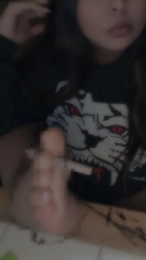 Wanna be my ashtray? by GoddessTatiG