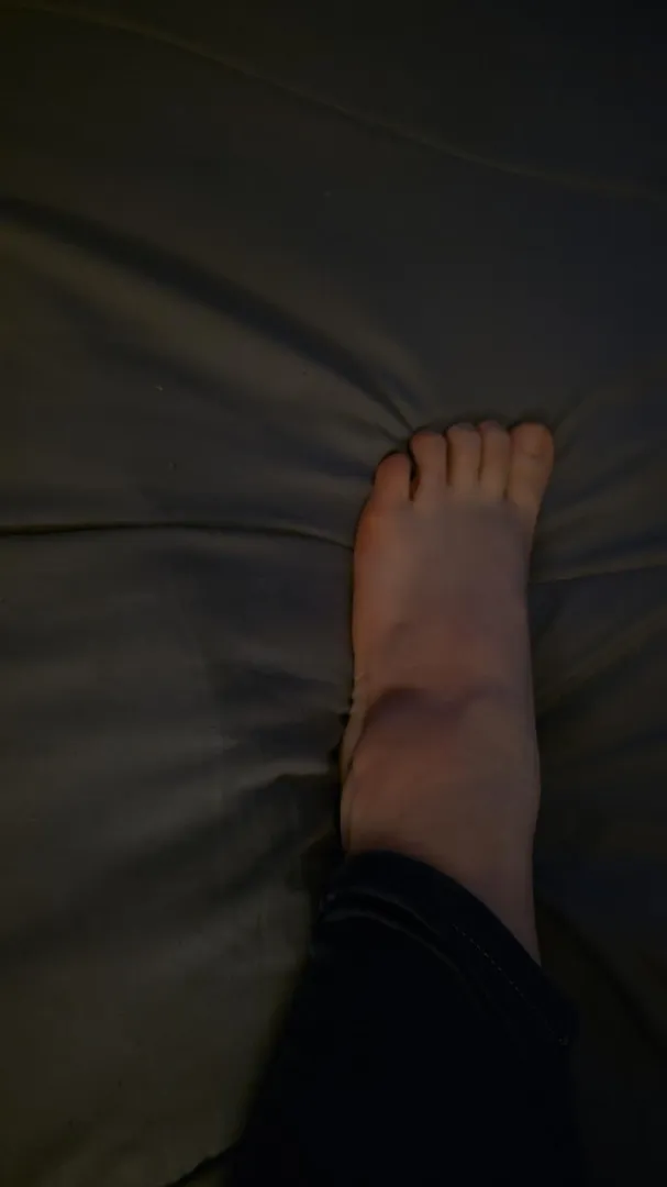 Wanna buy me feet pics? posted by OkBass9952