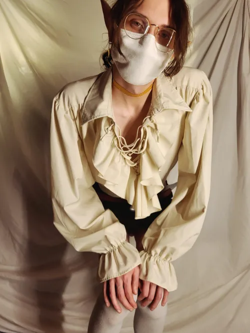 Wanna buy this elf a drink? by Thorny_Serpent