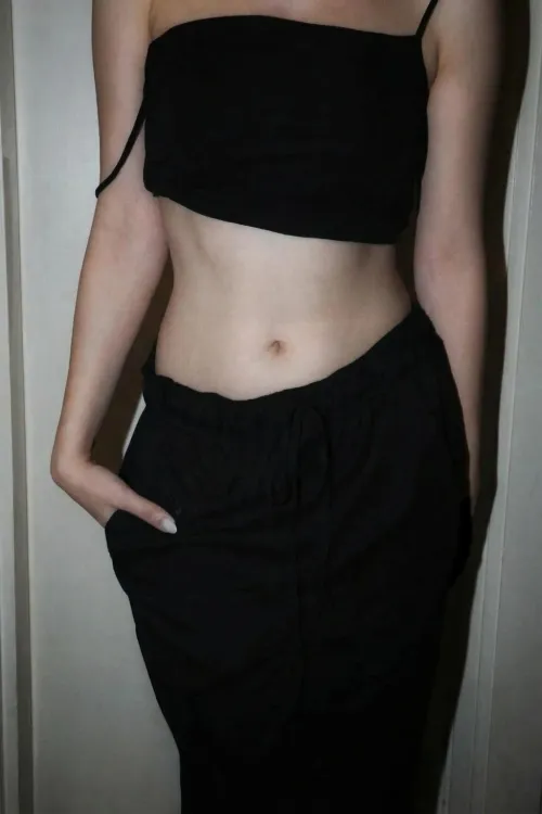 Wanna come over? [F] by Delicate__Thorn