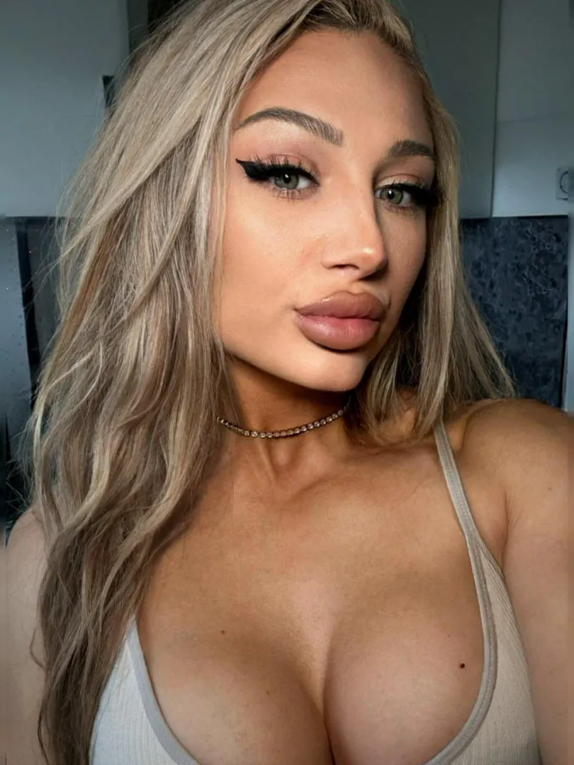 Wanna experience my blowjobs? posted by poppyprinces