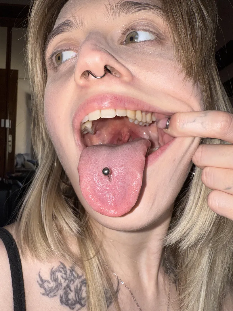 wanna explore this cave?? posted by freyathegiantess