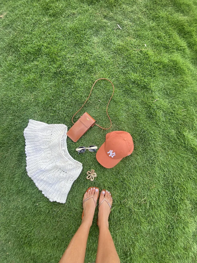 Wanna go on a picnic this weekend with me? posted by Feetcuty