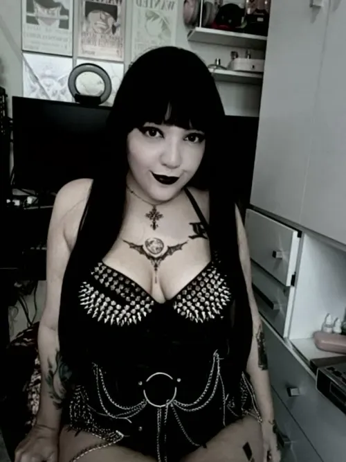 Wanna have fun with a goth mommy by YummyCakeee